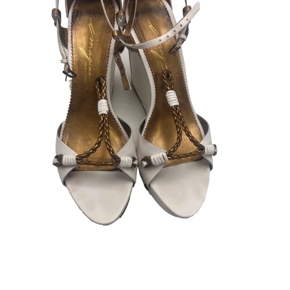 Imagine by Vince Camuto Urali sandal size 7.5 White/Old Gold Vacchetta/Metallic - Picture 3 of 6